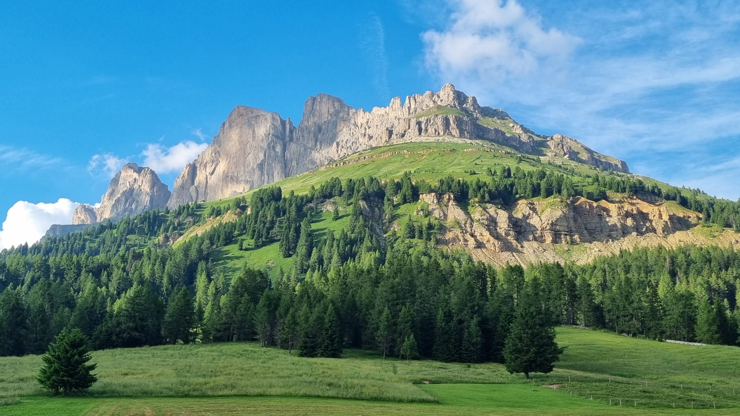 Lago di Carezza (Karersee), Val di Fassa – Vendo proprietà di 2 settimane centrali di Luglio in residence Golf Hotel Carezza – Appartamento di 5 posti letto, balcone panoramico, a 1740 mt di altitudine