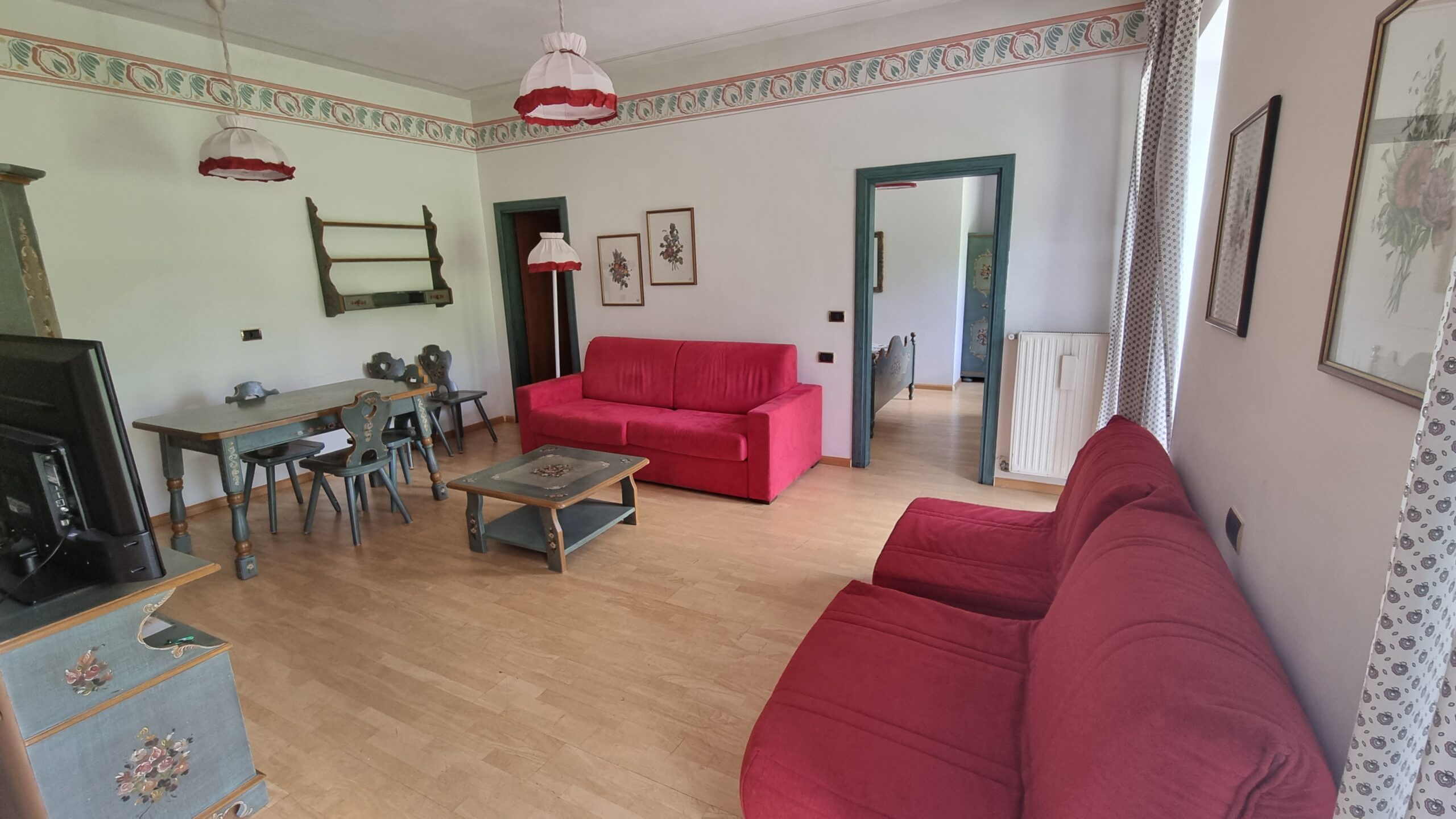Lago di Carezza (Karersee), Val di Fassa – Vendo proprietà di 2 settimane centrali di Luglio in residence Golf Hotel Carezza – Appartamento di 5 posti letto, balcone panoramico, a 1740 mt di altitudine