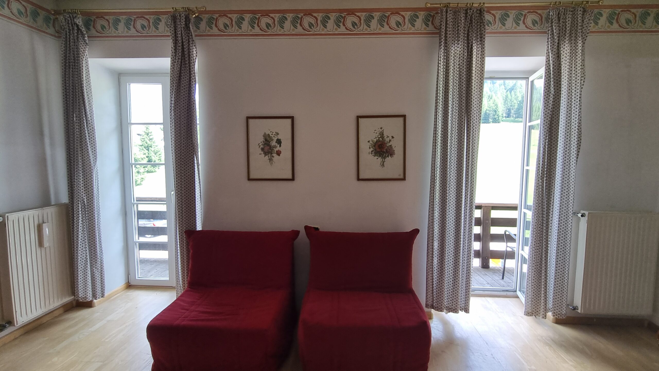 Lago di Carezza (Karersee), Val di Fassa – Vendo proprietà di 2 settimane centrali di Luglio in residence Golf Hotel Carezza – Appartamento di 5 posti letto, balcone panoramico, a 1740 mt di altitudine